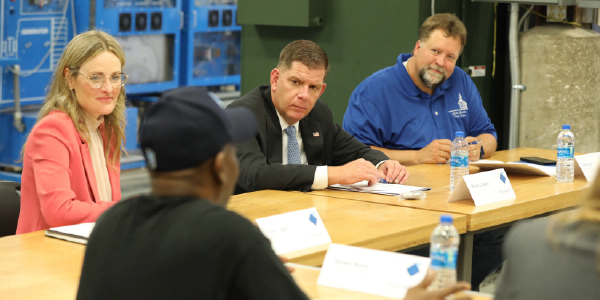 Secretary Walsh meets with workers in Ohio.