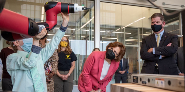 Secretary Walsh observes an apprenticeship training at Oregon Manufacturing Innovation Center with Representative Bonamici