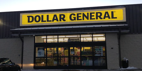 Exterior of a Dollar General store at dusk. Credit Mike Mozart: https://www.flickr.com/photos/jeepersmedia/15818434544